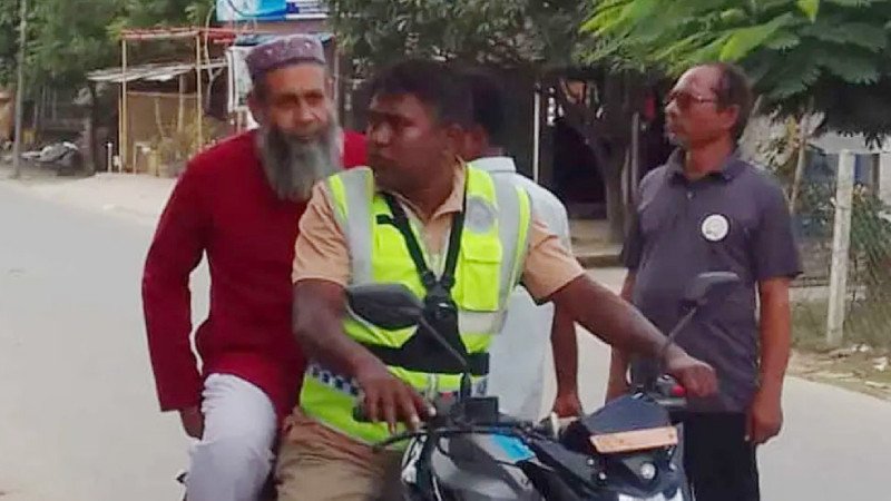 কুষ্টিয়ায় প্রধানমন্ত্রীর বাংলা উচ্চারণ নিয়ে শ্রেণিকক্ষে কটূক্তি, আটক শিক্ষক